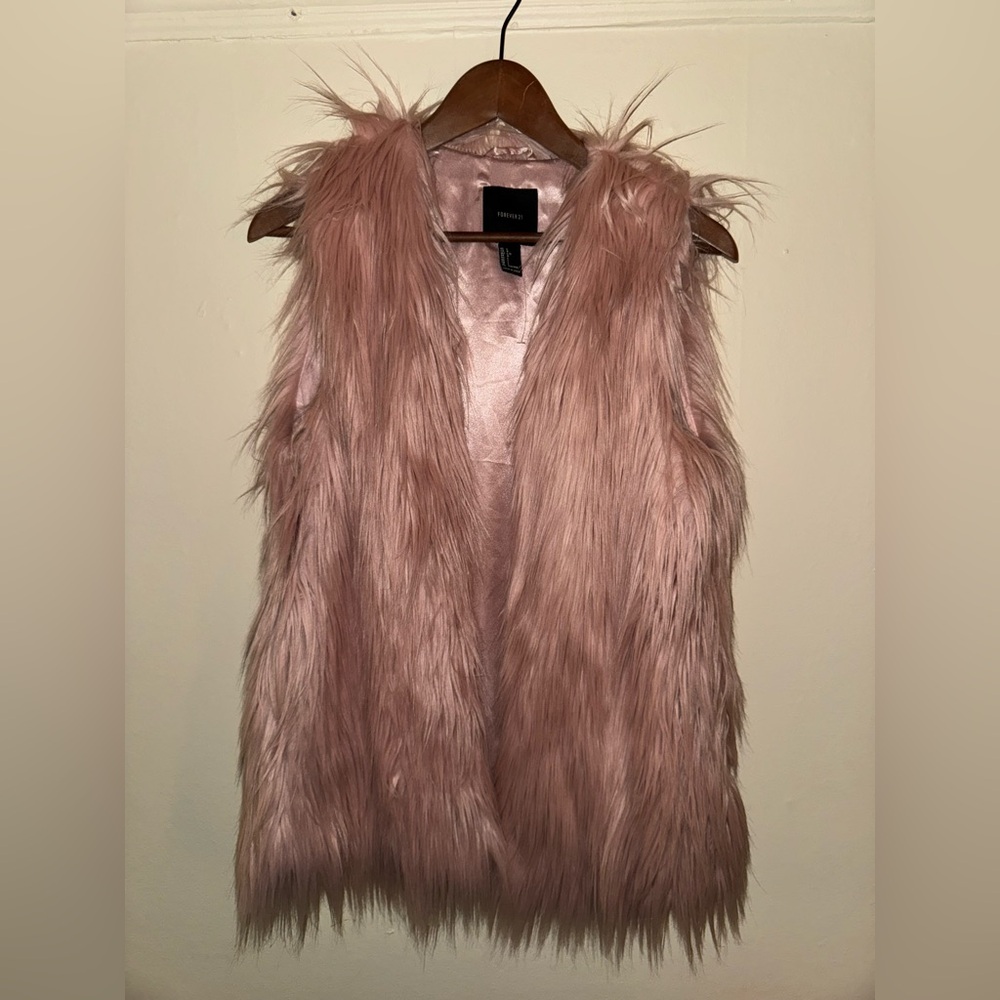 Fabulous Furs Women's Pink Faux Fur Vest